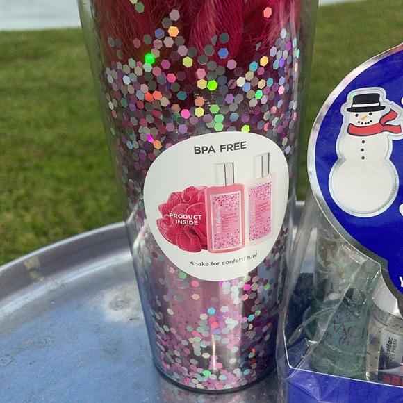2 gifts sets one Bath and body Works one Ulta glitter cup.  📣NO STRAW🔔 - Picture 3 of 10